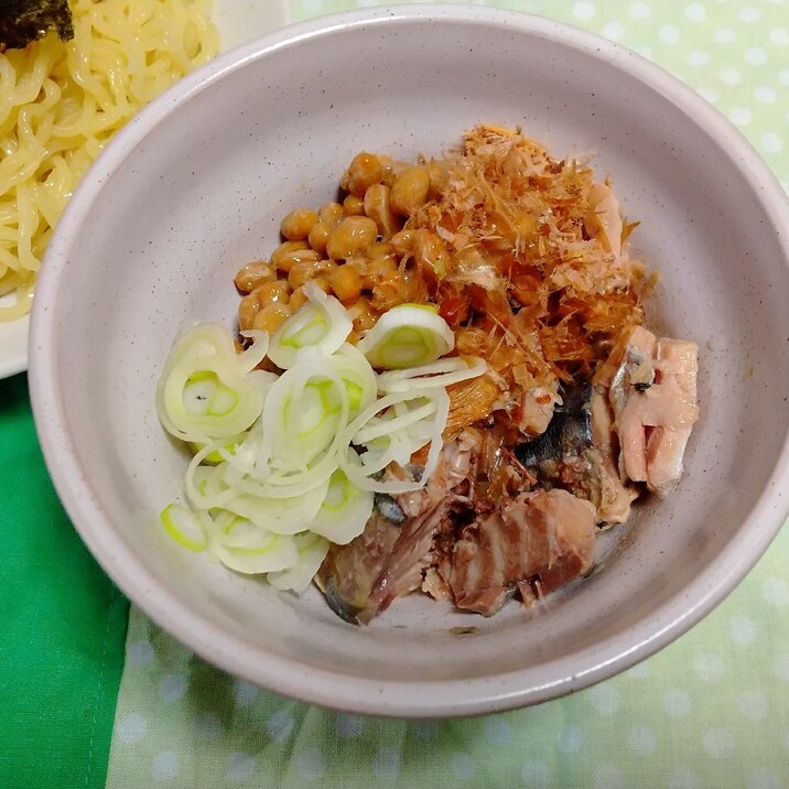 サバ缶で☆ザルラーメン